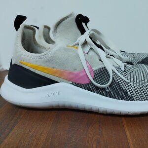 Nike Free TR8 Women's Size 9 Gym Training Shoes 942888-008 Fuchsia Black White